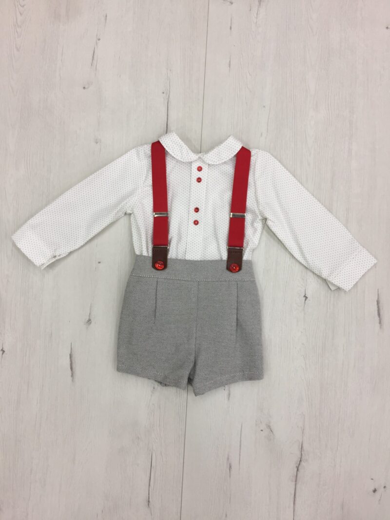 Conjunto con tirantes.